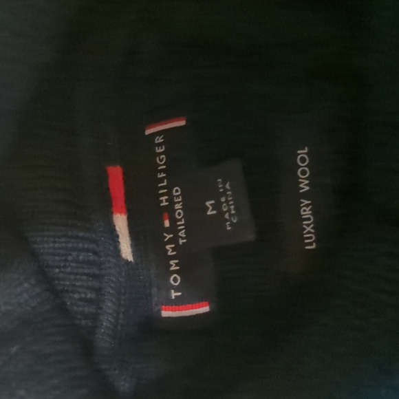 Tommy Hilfiger mens dark blue wool turtleneck sweater size medium - Picture 2 of 2